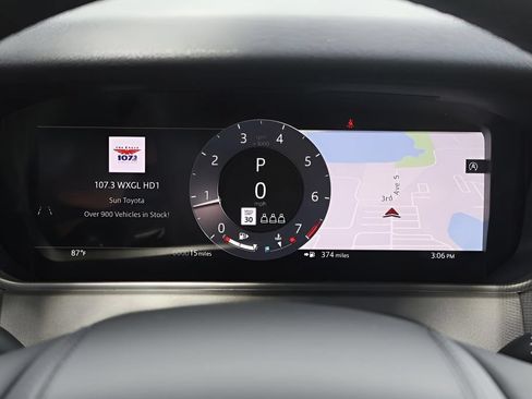New 2026 Land Rover Range Rover Velar S AWD/4WD image 22