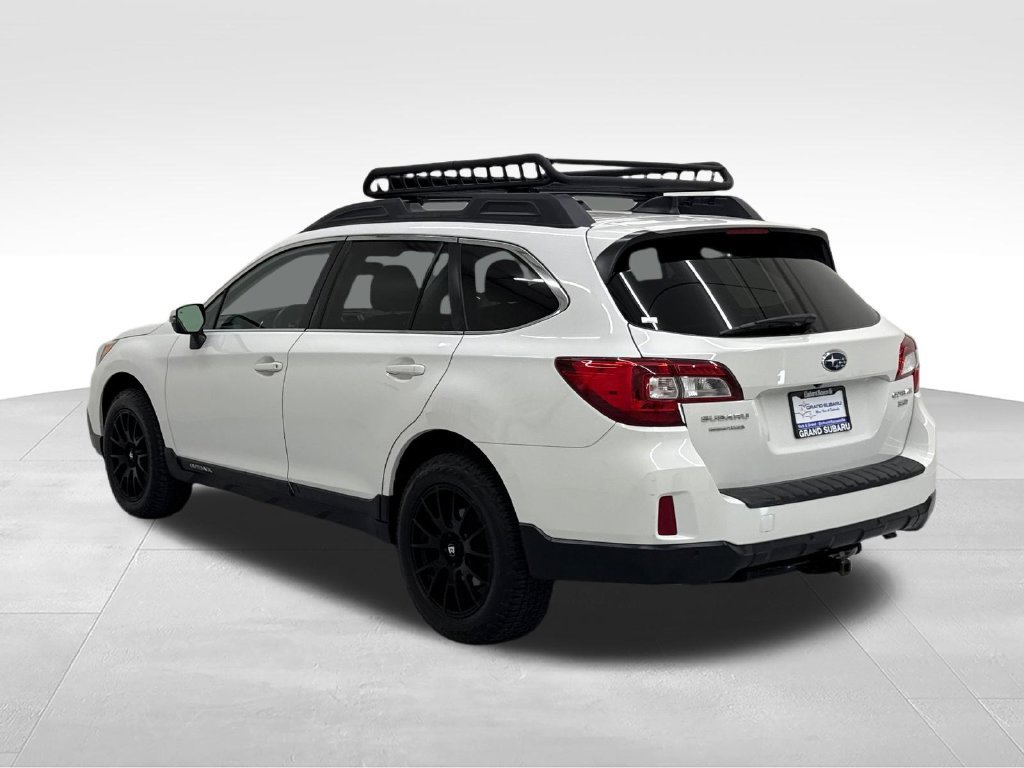 Used 2017 Subaru Outback 3.6R Limited AWD/4WD image 6