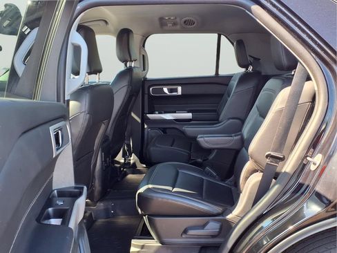 Used 2024 Ford Explorer XLT w/ Equipment Group 202A AWD/4WD image 10