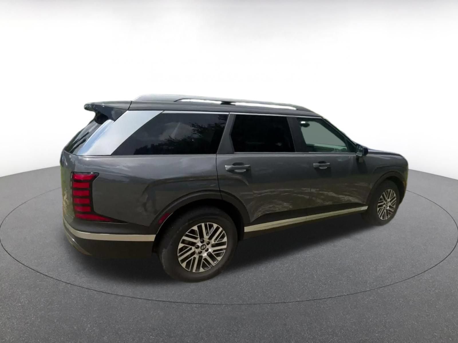 Used 2026 Hyundai Palisade SEL FWD image 13
