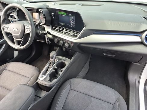 Used 2025 Chevrolet Trax LS FWD image 32