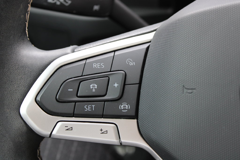 Used 2022 Volkswagen Atlas SE FWD image 15