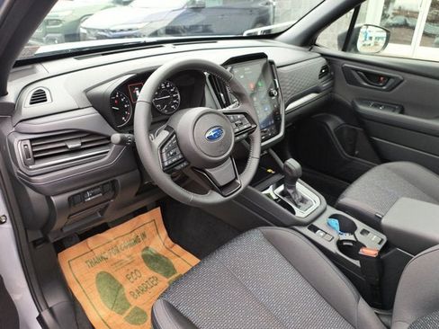 Used 2025 Subaru Forester Premium AWD/4WD image 10