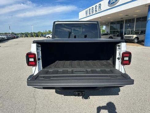 Used 2024 Jeep Gladiator Mojave w/ Technology Group image 5