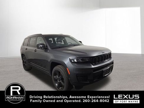 Used 2023 Jeep Grand Cherokee L Laredo AWD/4WD image 5