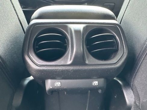 Used 2022 Jeep Wrangler Unlimited Sport AWD/4WD image 24