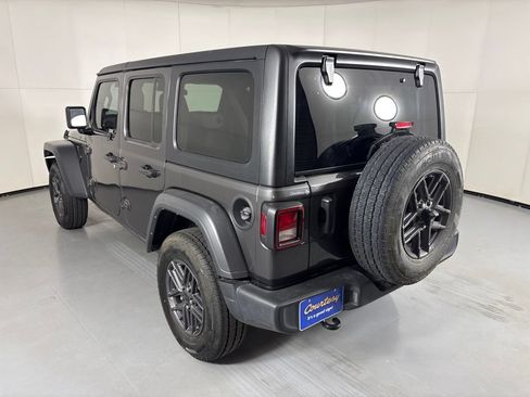 Used 2025 Jeep Wrangler Unlimited Sport AWD/4WD image 6
