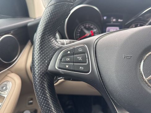 Used 2019 Mercedes-Benz GLC 300 4MATIC image 14