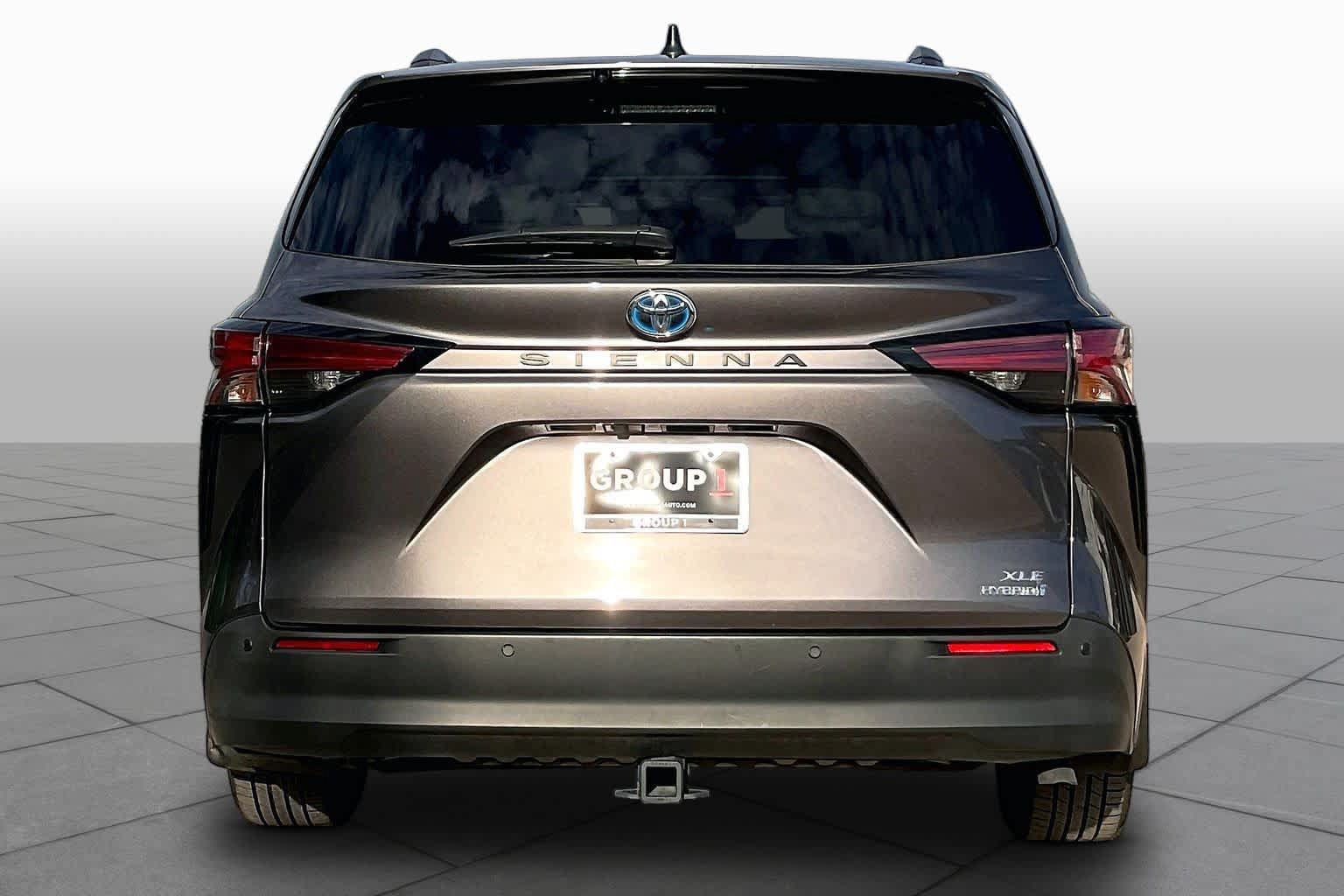 Used 2022 Toyota Sienna XLE FWD image 5