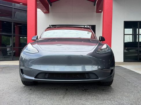 Used 2022 Tesla Model Y Long Range AWD/4WD image 3
