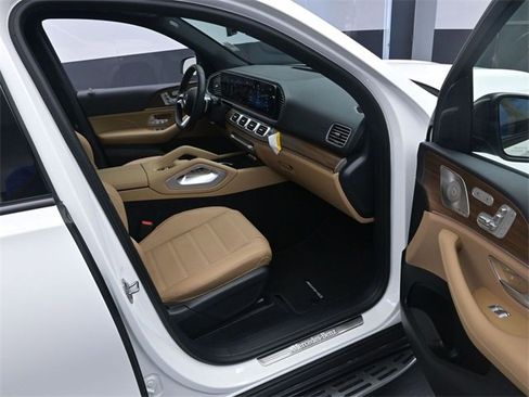 New 2025 Mercedes-Benz GLS 450 4MATIC image 31