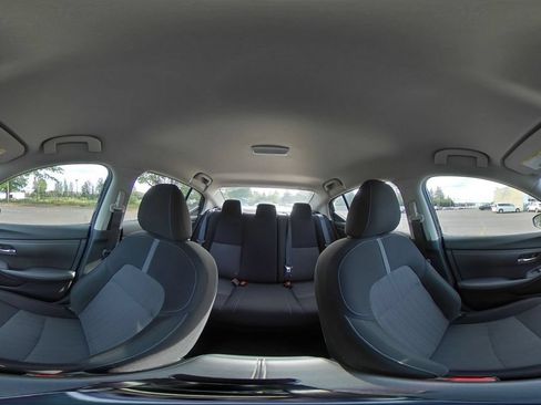 Used 2025 Nissan Sentra SV FWD image 40