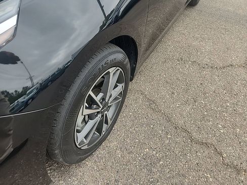 Certified 2024 Kia Forte LXS FWD image 8