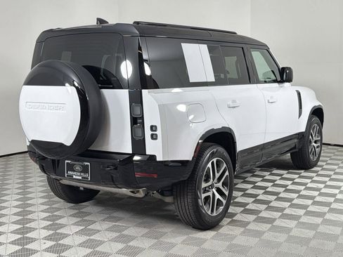 New 2026 Land Rover Defender 110 X-Dynamic SE image 5