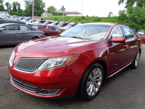 Used 2014 Lincoln MKS Sedan image 1