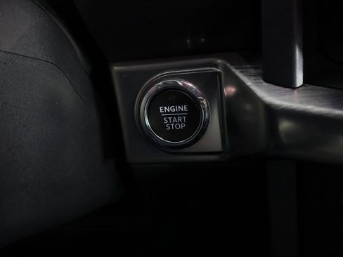 Used 2023 Ford F150 Lariat w/ Equipment Group 502A High image 41