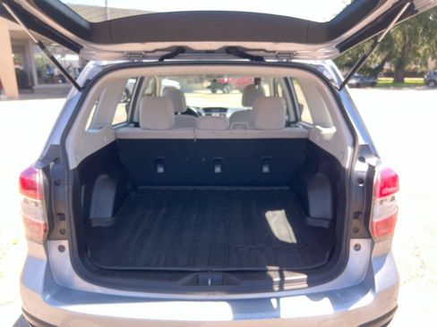 Used 2015 Subaru Forester 2.5i AWD/4WD image 18