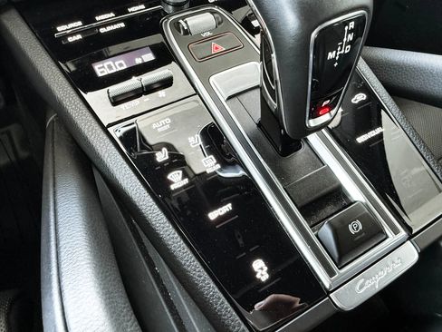 Used 2022 Porsche Cayenne Platinum Edition AWD/4WD image 20