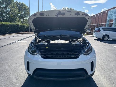Used 2019 Land Rover Discovery SE AWD/4WD image 16