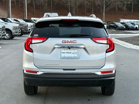 Used 2022 GMC Terrain SLT w/ Tech Package image 4