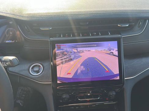 New 2025 Jeep Grand Cherokee L Limited w/ Black Appearance Package image 23