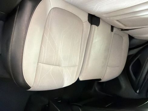 Used 2021 Chevrolet Trax LT FWD image 22