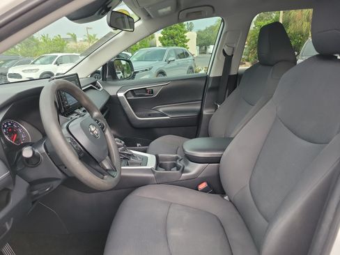 Used 2020 Toyota RAV4 LE FWD image 23