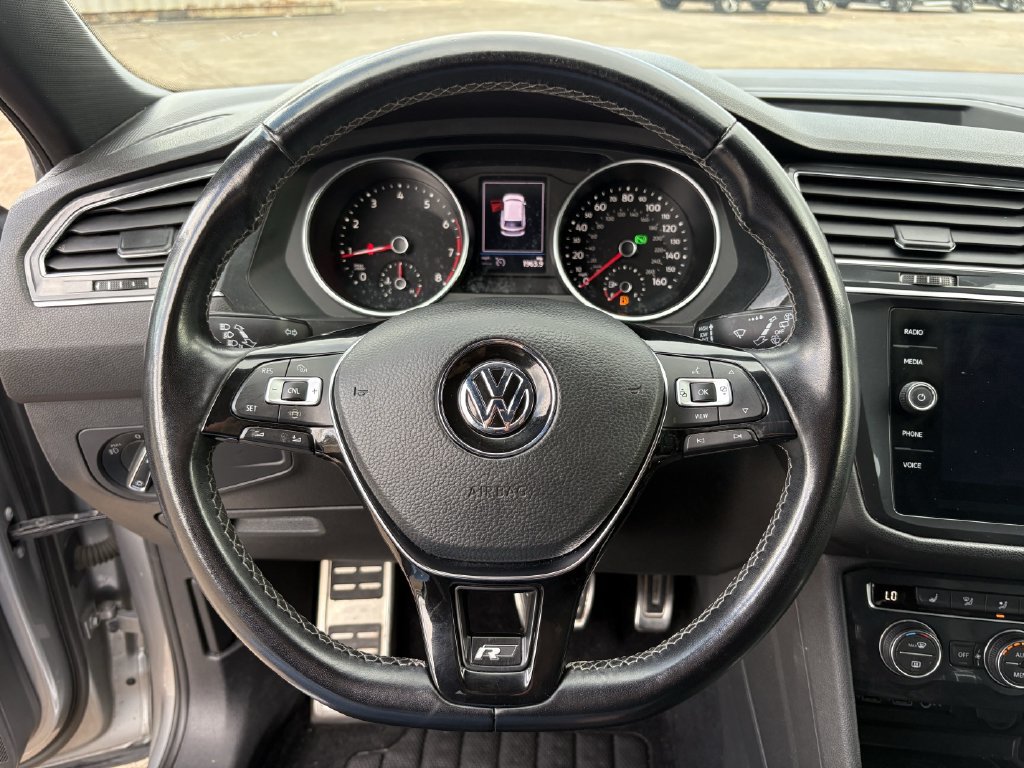 Used 2020 Volkswagen Tiguan SE R-Line FWD image 15