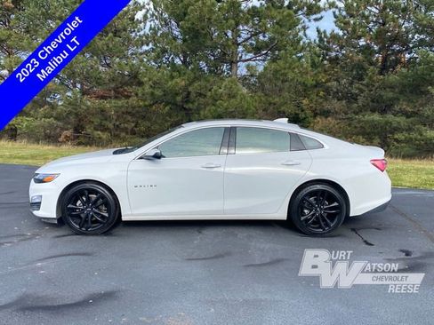Used 2023 Chevrolet Malibu LT image 2