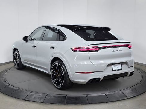 Certified 2023 Porsche Cayenne Turbo AWD/4WD image 3