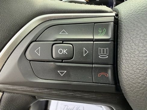 Used 2024 Jeep Grand Cherokee L Laredo image 19