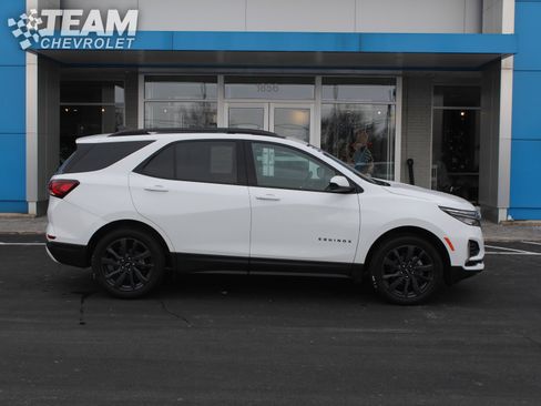 Certified 2022 Chevrolet Equinox RS w/ LPO, Floor Liner Package image 3