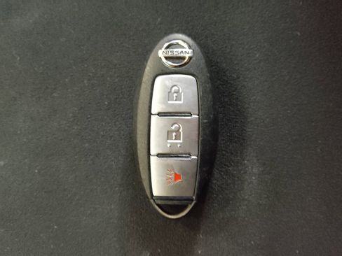 Used 2016 Nissan Pathfinder S AWD/4WD image 32