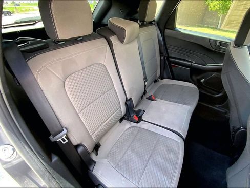 Used 2022 Ford Escape SE FWD image 25