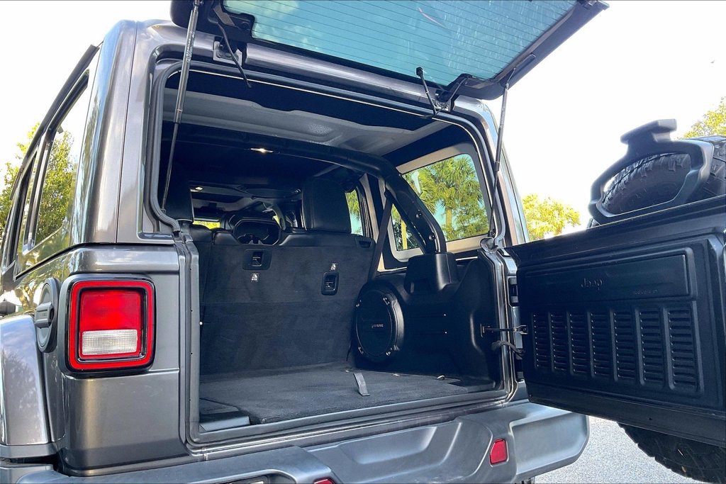Used 2019 Jeep Wrangler Unlimited Sahara AWD/4WD image 19
