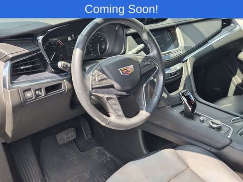 Used 2024 Cadillac XT5 Premium Luxury AWD/4WD image 2