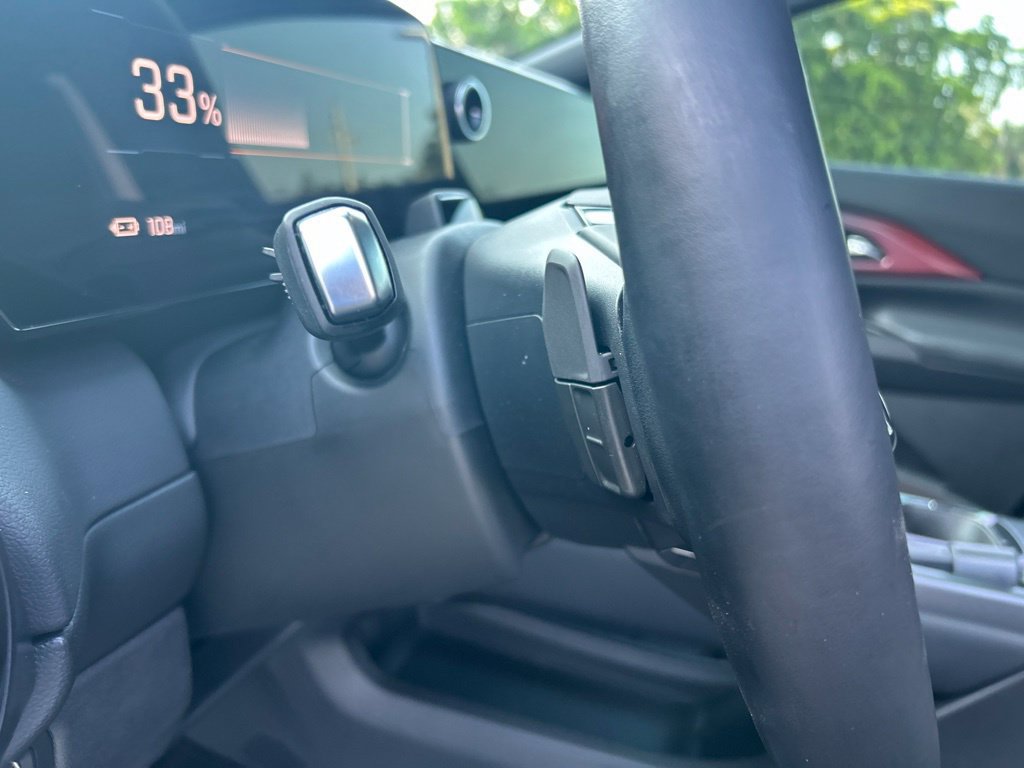 Used 2024 Chevrolet Equinox EV RS FWD image 38
