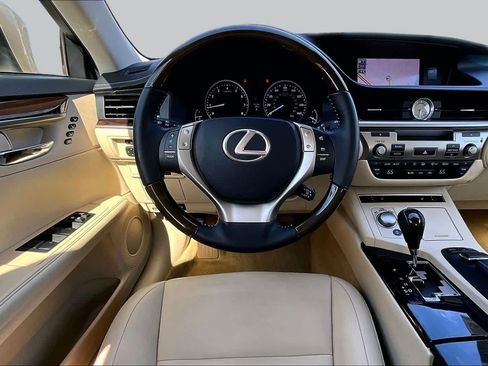 Used 2013 Lexus ES 350 w/ Premium Pkg FWD image 5