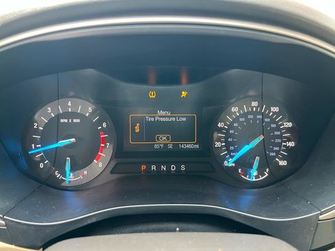 Used 2016 Ford Fusion SE w/ Equipment Group 202A FWD image 19