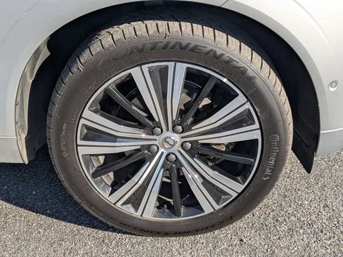 Certified 2023 Volvo XC60 B5 Plus w/ Protection Package Premier image 15