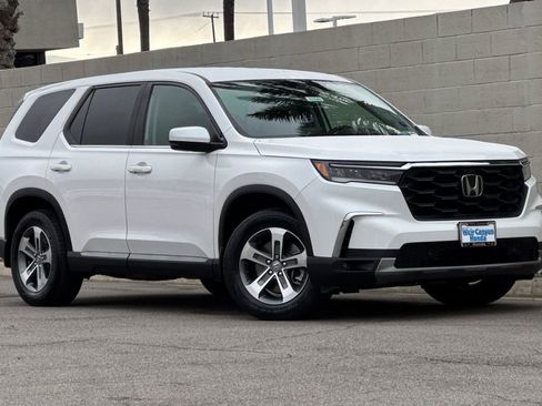Certified 2025 Honda Pilot EX-L image 2
