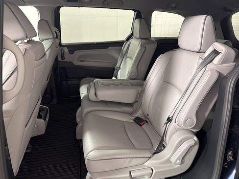 Used 2024 Honda Odyssey Elite image 17