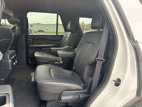Used 2023 Ford Expedition Platinum AWD/4WD image 14