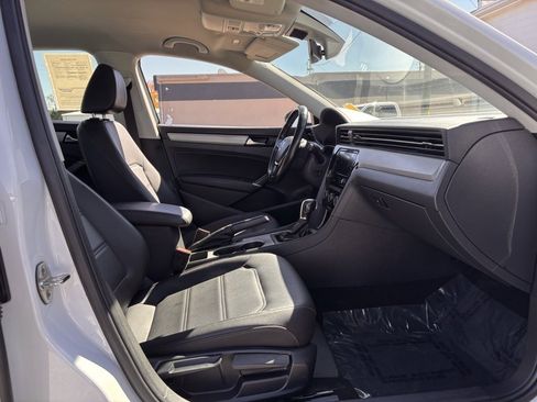 Used 2020 Volkswagen Passat 2.0T SE image 24