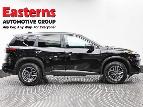 Used 2024 Nissan Rogue S AWD/4WD image 4