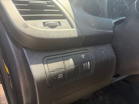 Used 2014 Hyundai Accent GS FWD image 19