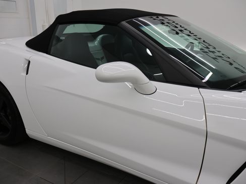 Used 2005 Chevrolet Corvette Convertible w/ Preferred Equipment Group RWD image 21