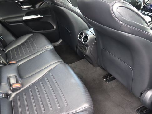 Used 2025 Mercedes-Benz GLC 350e 4MATIC w/ AMG Line image 22