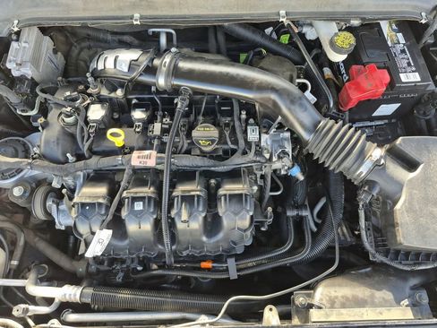 Used 2016 Ford Fusion SE w/ Equipment Group 202A image 17