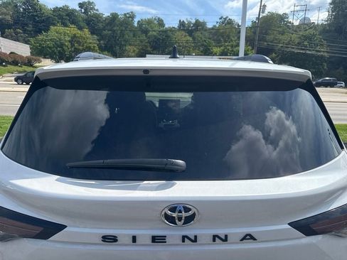 Certified 2026 Toyota Sienna XLE AWD/4WD image 6